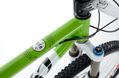 Ovalform top tube and 44mm head tube