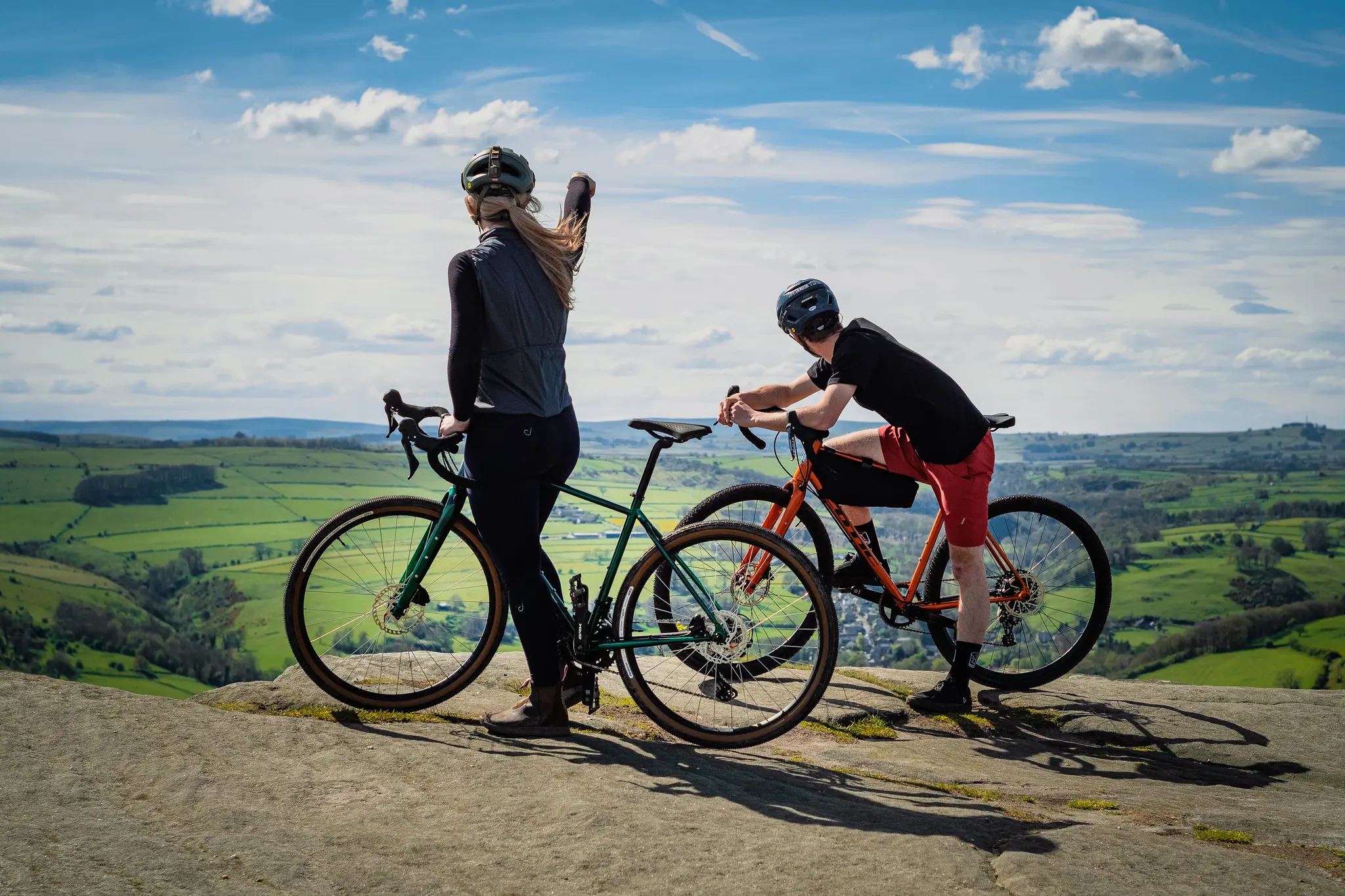 Escapade Supernova Orange & Froggatt Green Outdoors